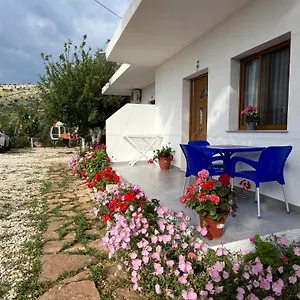 dea-apartament.albaniahotels.org/